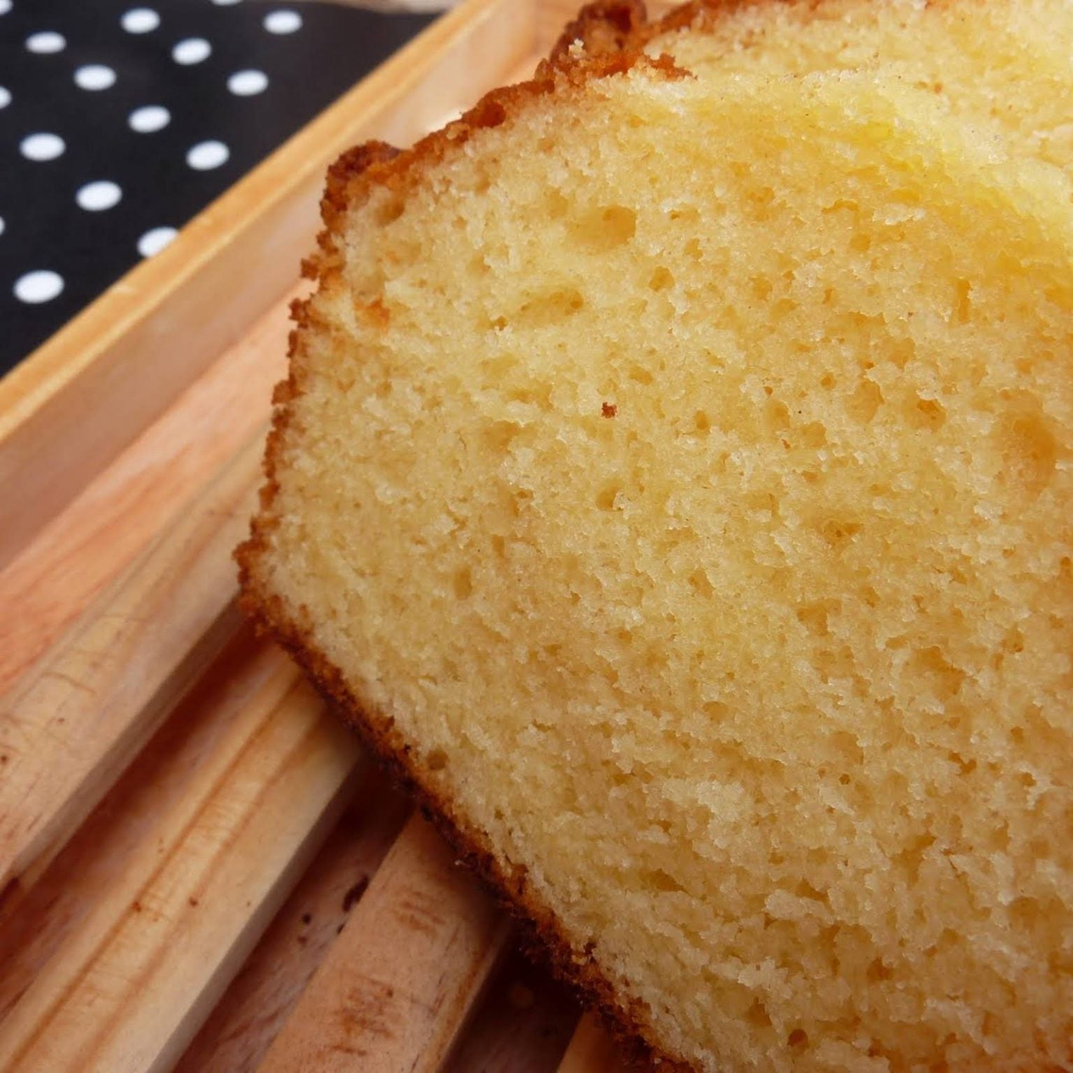 Yogurt Sponge Cake with Sunflower Oil